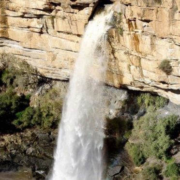 風景滝の iPhone7 壁紙