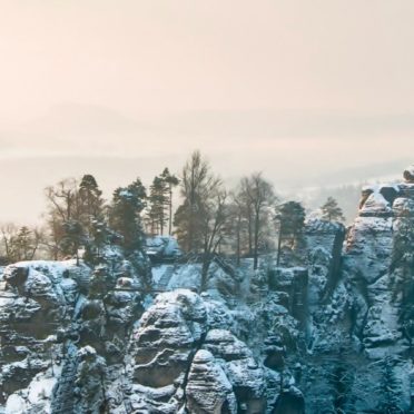 景色雪冬山の iPhone7 壁紙