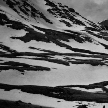 自然雪山の iPhone7 壁紙