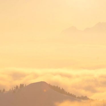 太陽山雲空の iPhone8 壁紙
