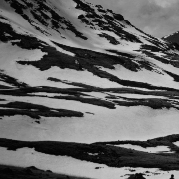 自然雪山の iPhone8Plus 壁紙
