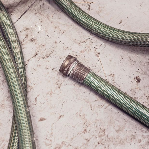 紐の iPhone8Plus 壁紙