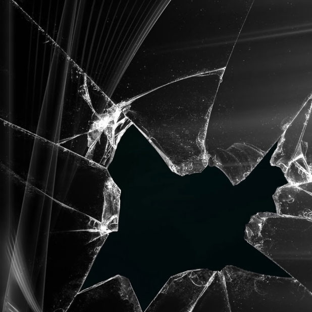 ガラスが割れたディスプレイ画面黒の iPhone8Plus 壁紙